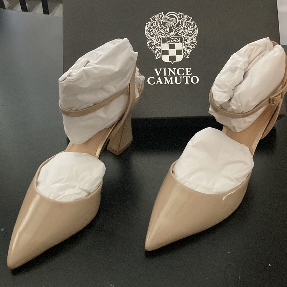 Vince Camuto Jacolina  shoe. Color Beachsand soft cow patent shoe. Size 8.5